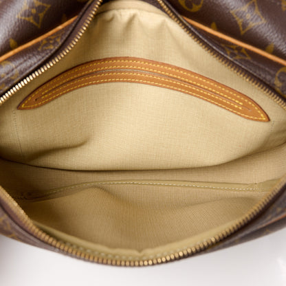Louis Vuitton Monogram Reporter PM 6 of 17