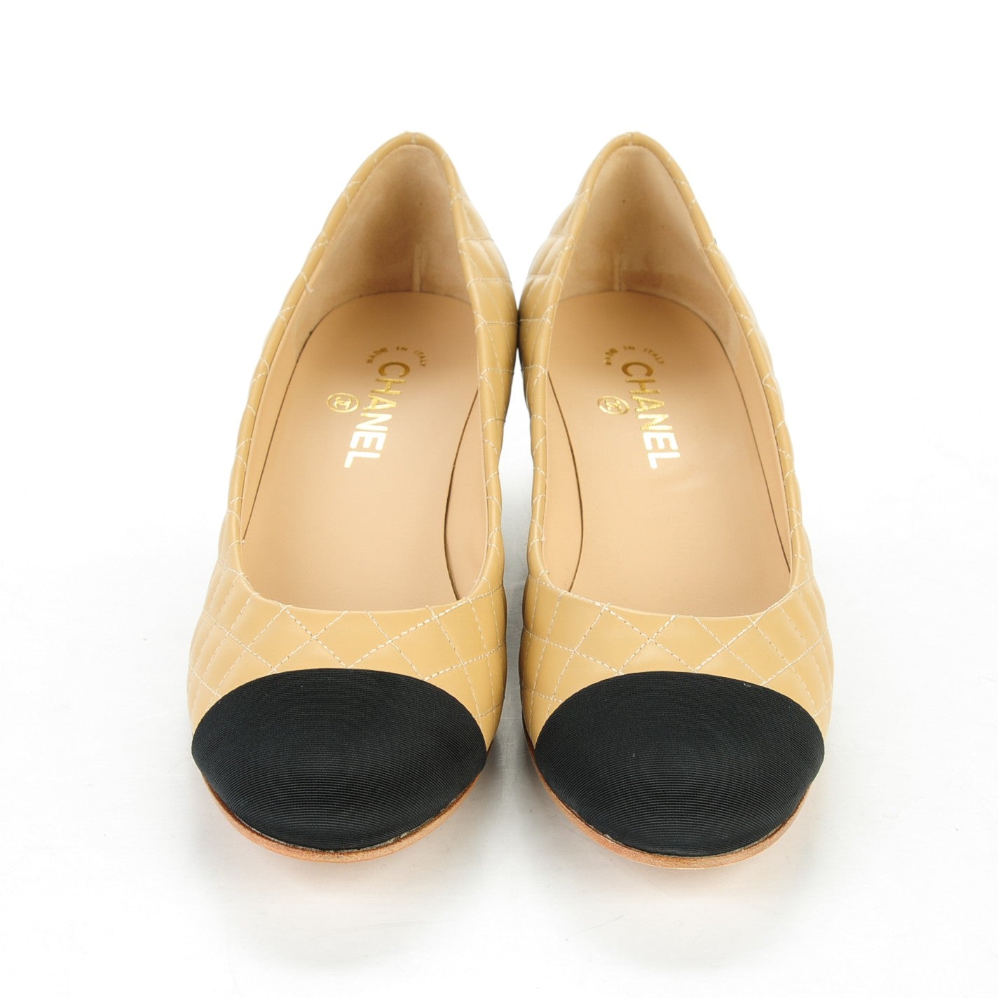 Lambskin Grosgrain Quilted CC Cap Toe Low Heel Pumps 41 Beige Black