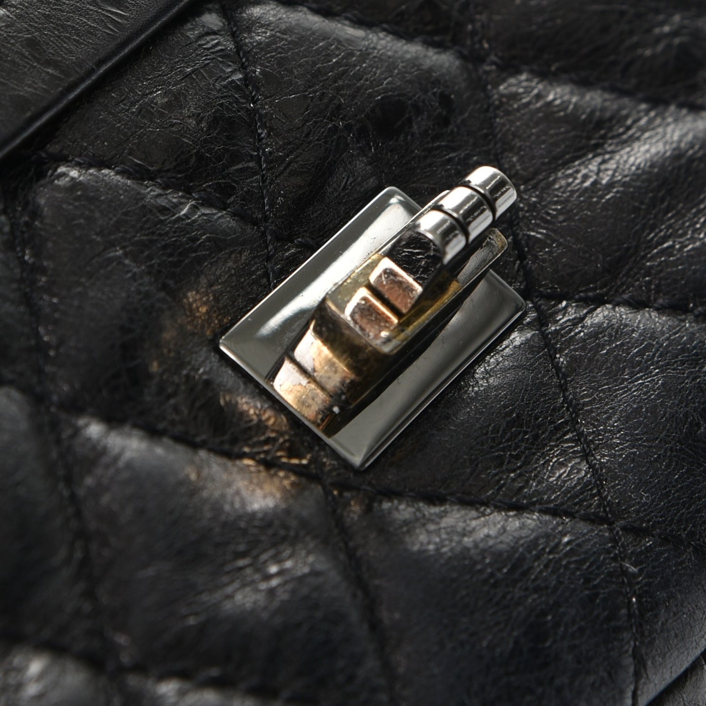 Metallic Aged Calfskin 2.55 Reissue 226 Flap Black