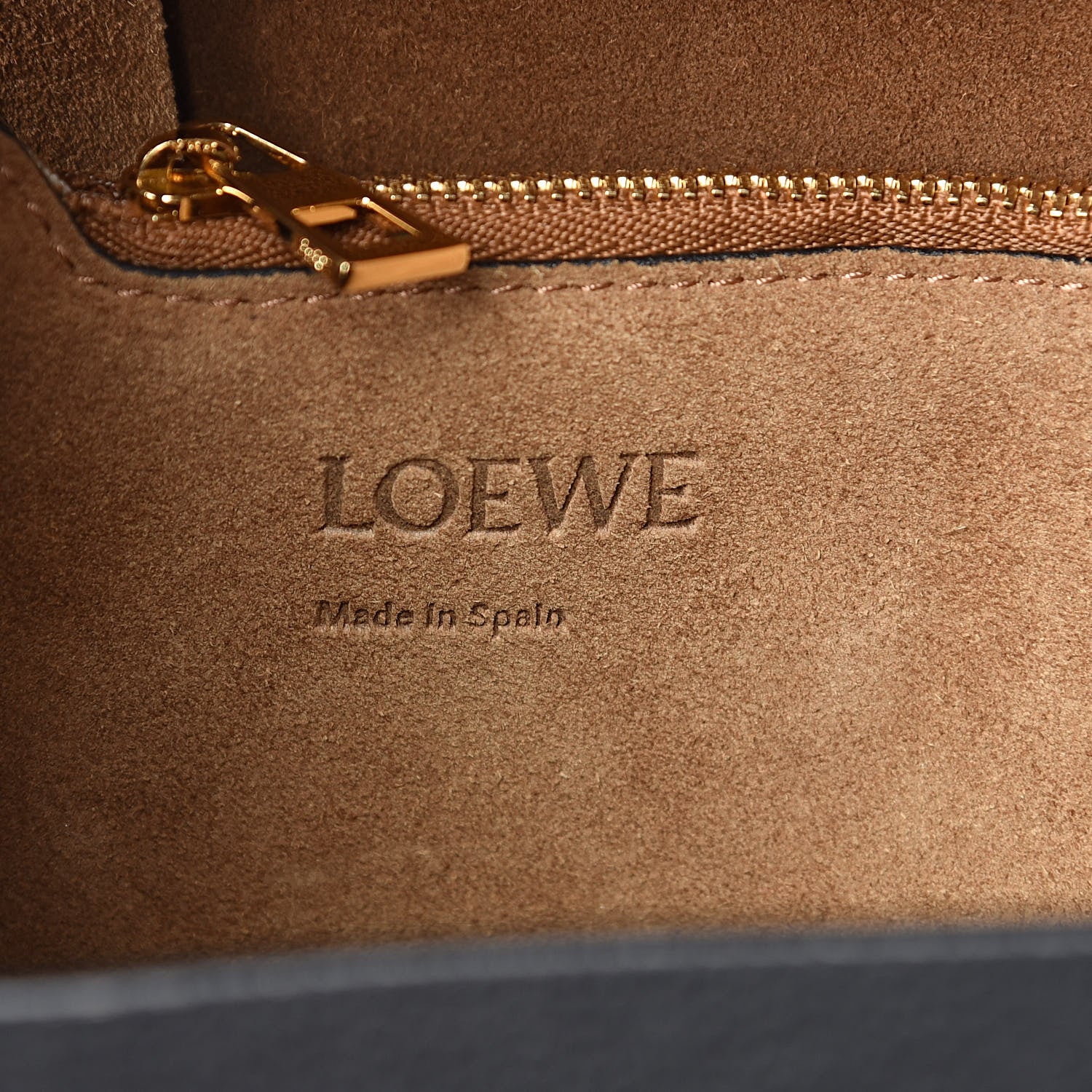 Loewe Grained Calfskin Large Gate Bag Pecan Black 6 of 9