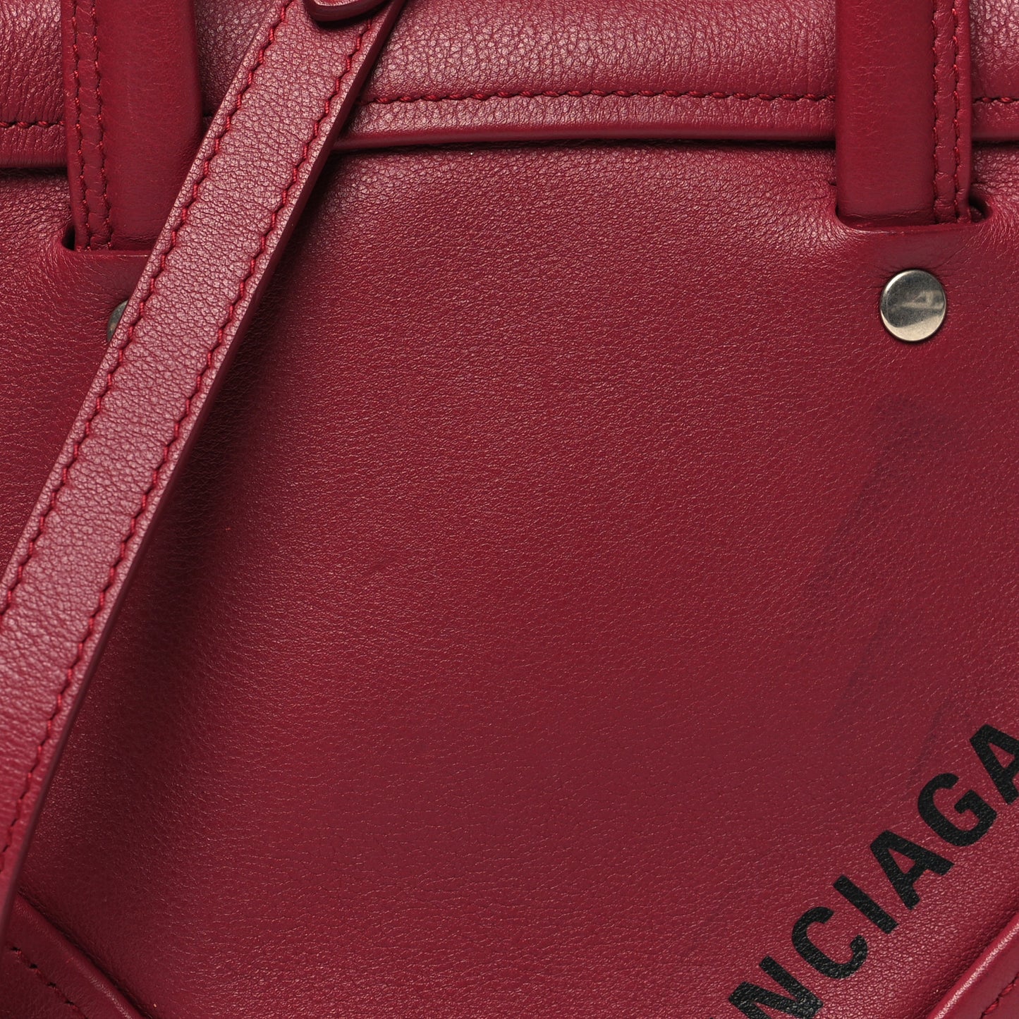 Calfskin XS Triangle Chain Duffle Rouge Grenat