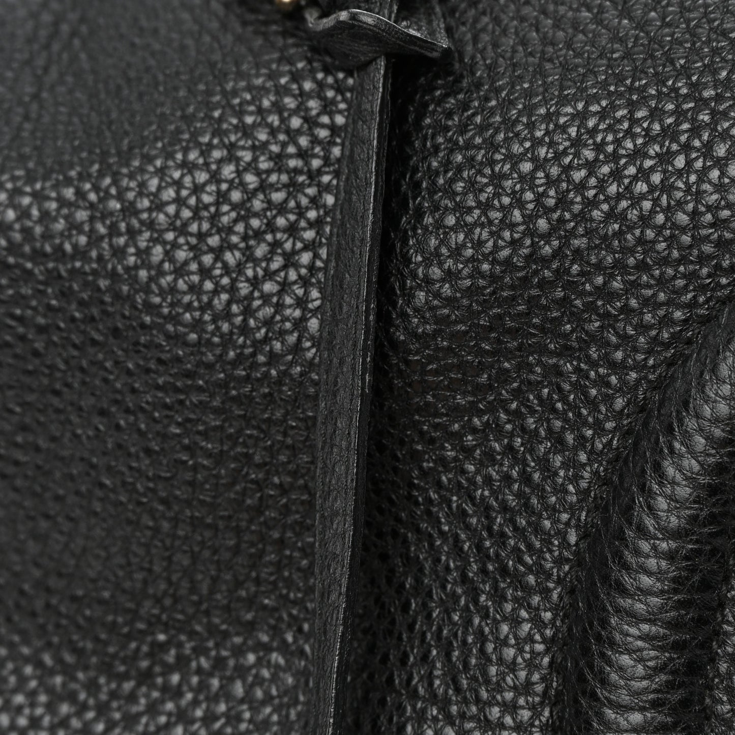 Pebbled Calfskin Large Soho Chain Shoulder Bag Black
