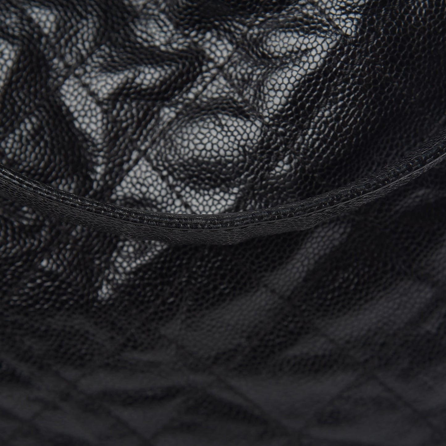 Distressed Glazed Caviar Quilted Large Elastic Tote Black