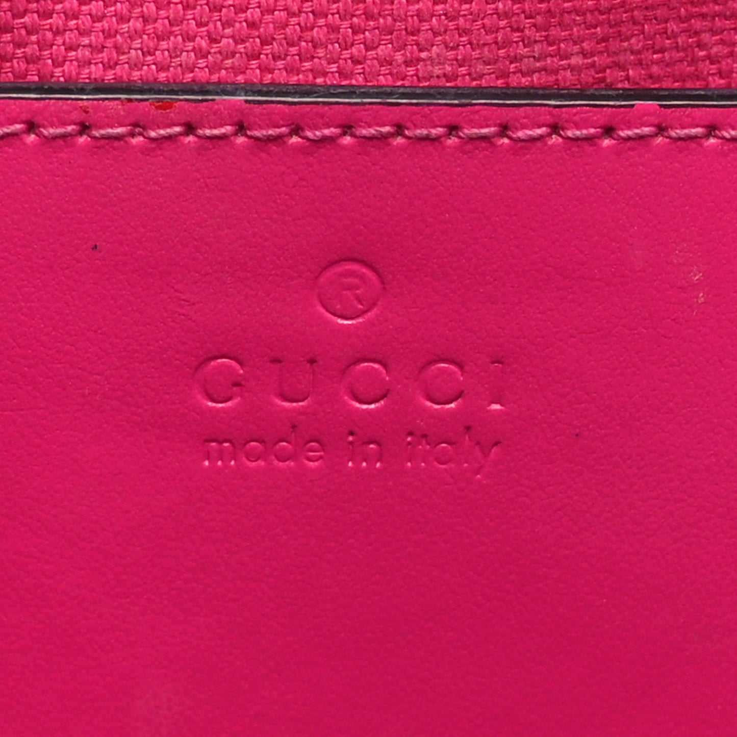 Calfskin Matelasse Monochrome Small GG Marmont Chain Shoulder Bag Classic Fuxia