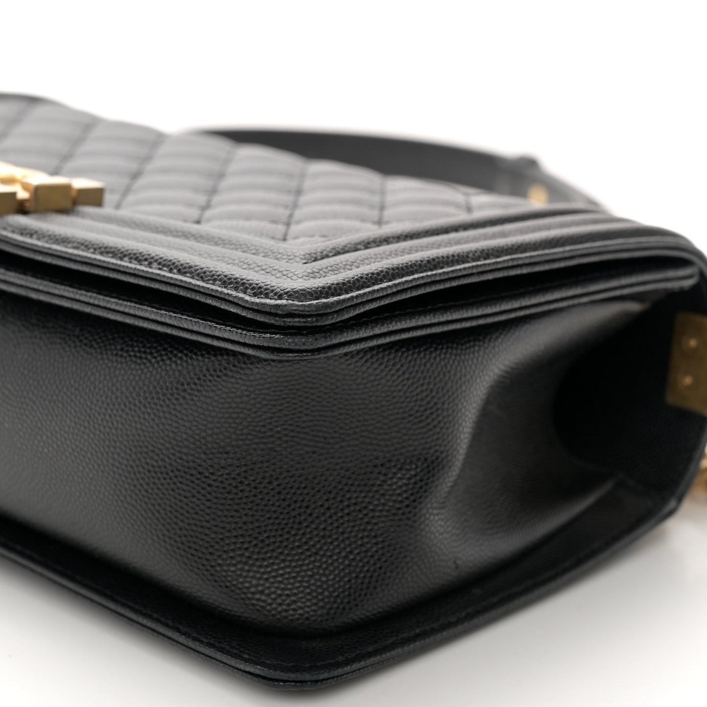 Caviar Quilted Medium Boy Flap Black
