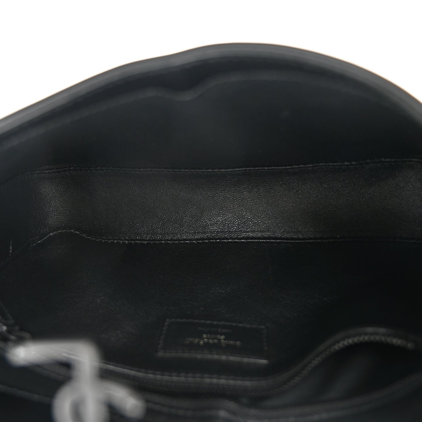 Patent Calfskin Monochrome Le 5 A 7 Hobo Black