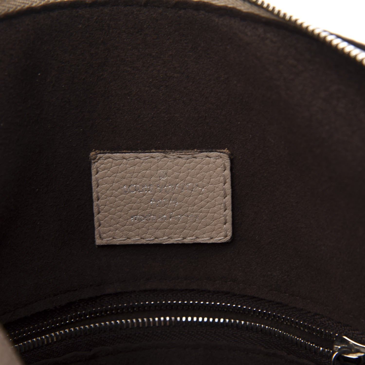 Louis Vuitton Mahina Babylone Chain BB Galet 6 of 12