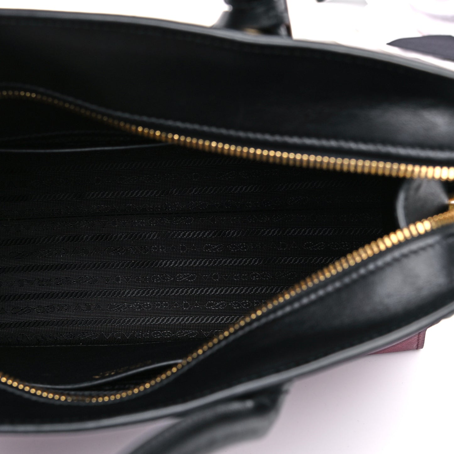 Saffiano City Calfskin Small Esplanade Tote Fuoco Black