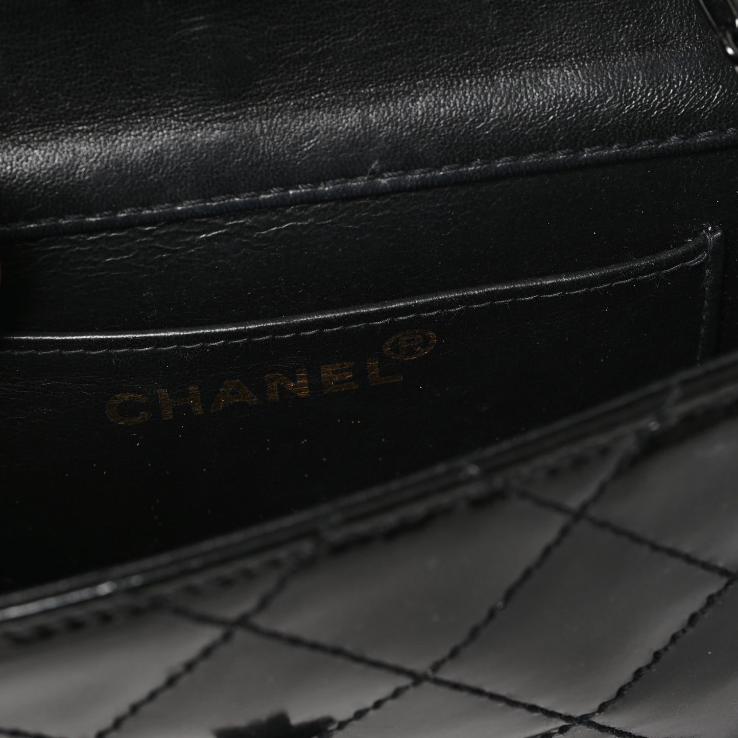 Patent Calfskin Quilted Reissue Mini Wallet On Chain So Black