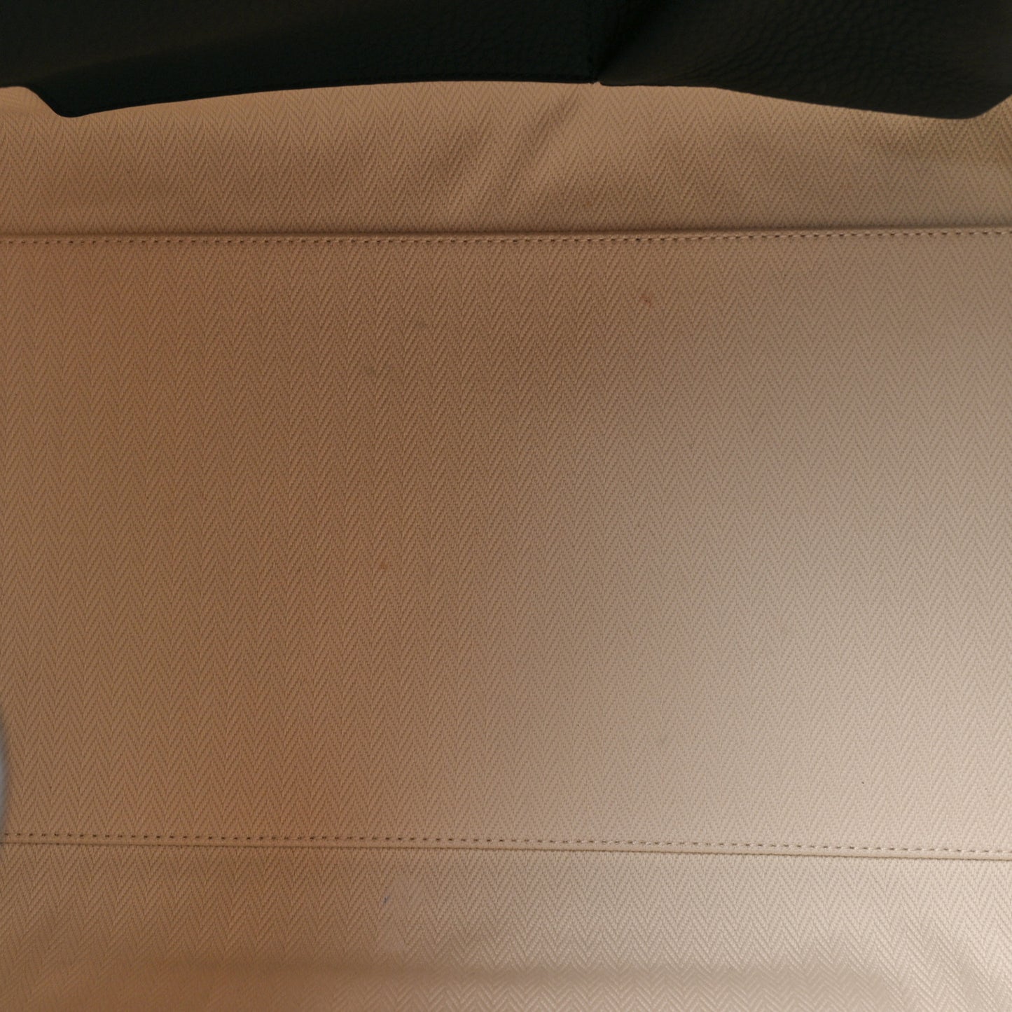 Matte Grained Calfskin Soft Margaux 15 Black