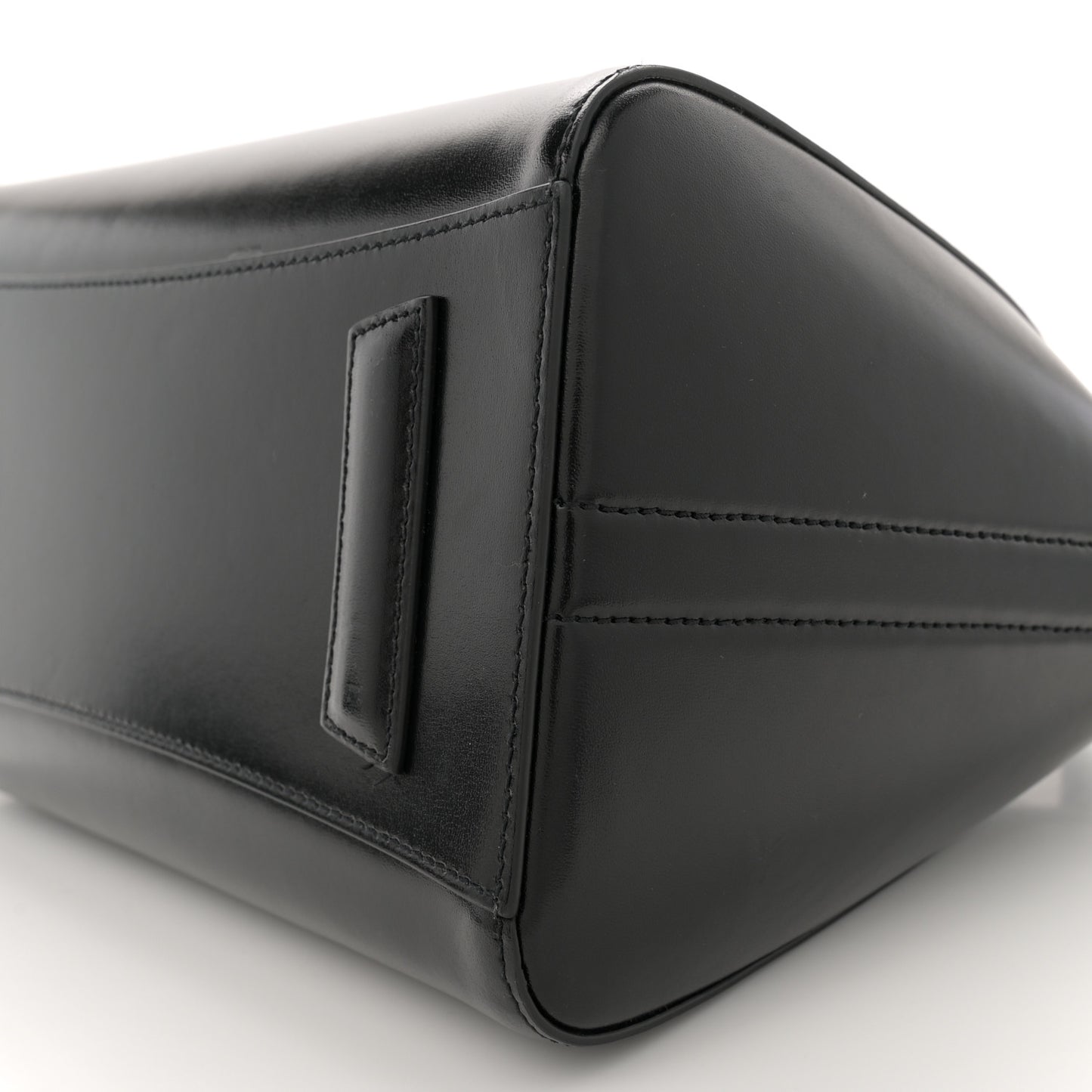 Shiny Lord Calfskin Small Antigona Black
