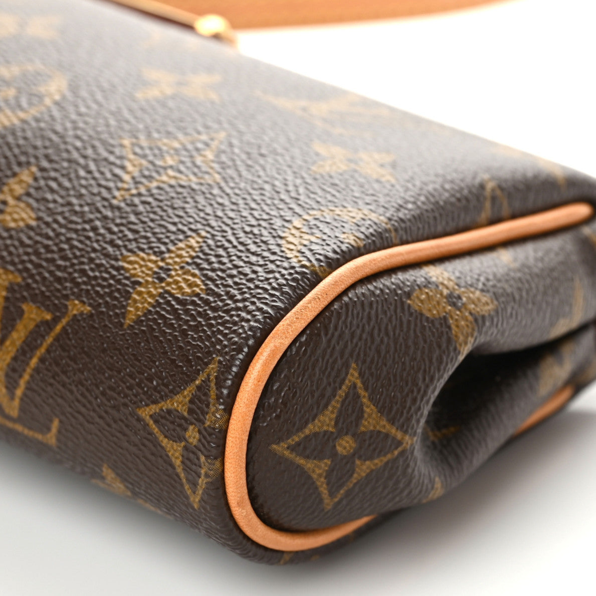 Louis Vuitton Monogram Eva Clutch 9 of 9