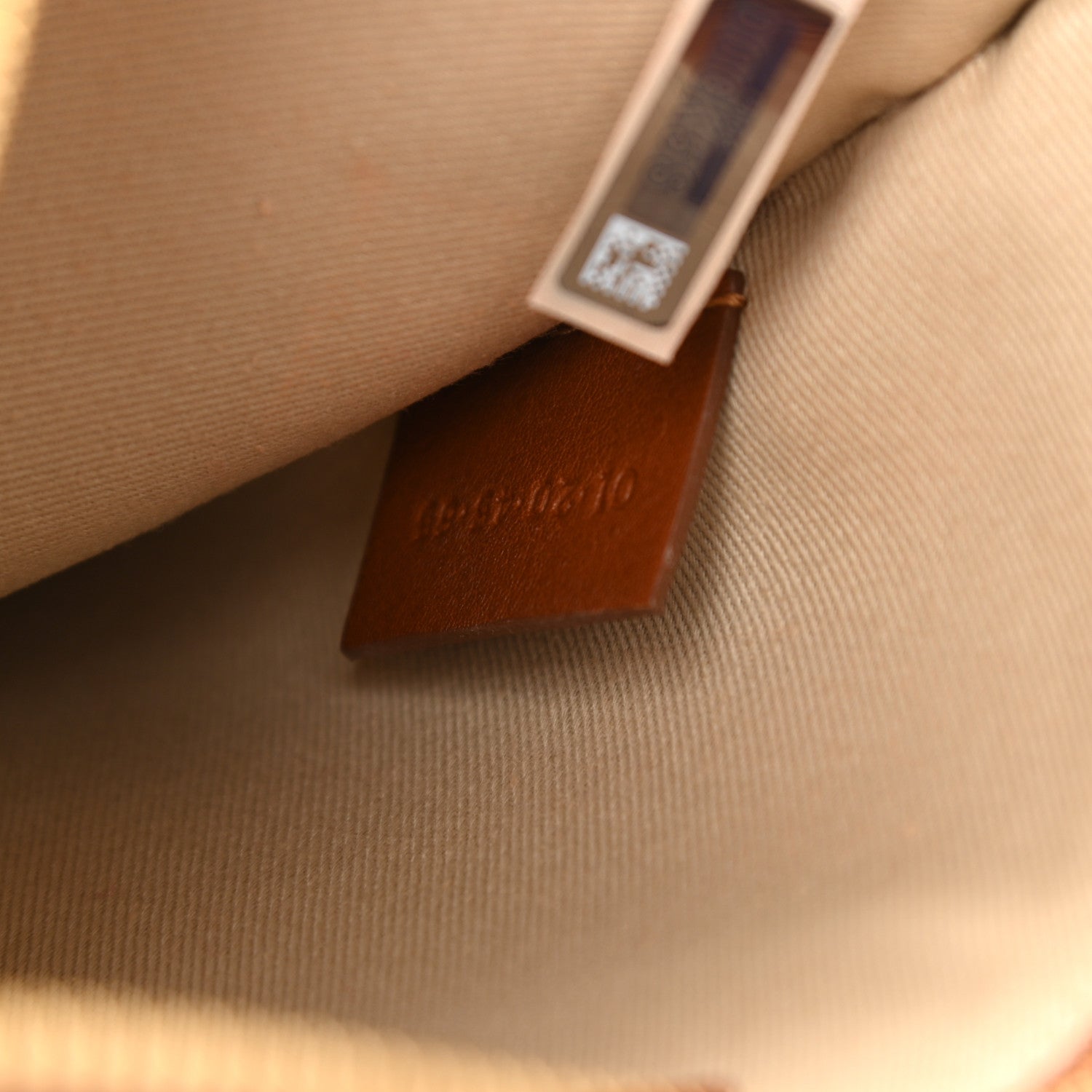 Chloe Smooth Calfskin Medium Vick Tote Caramel 9 of 15