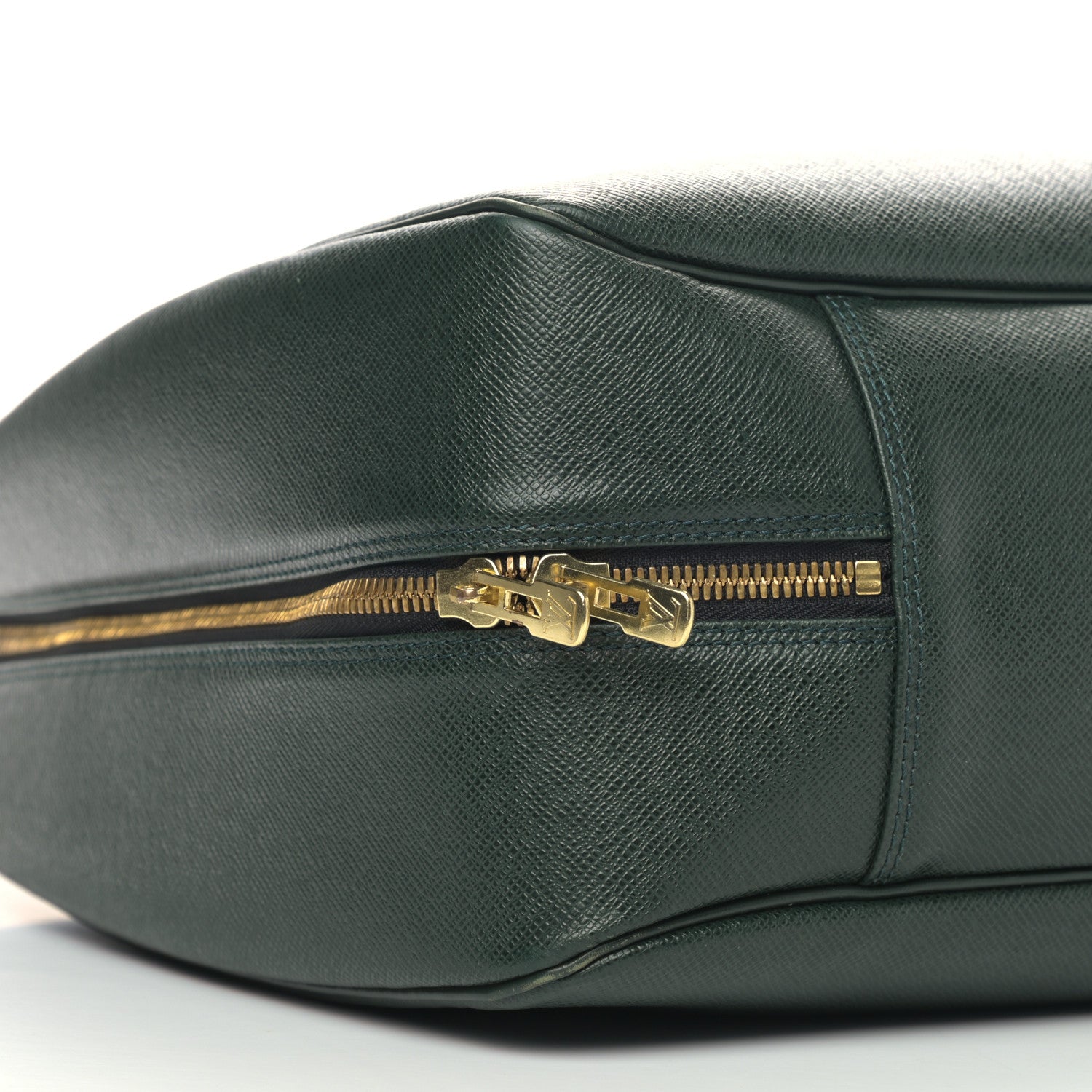 Louis Vuitton Taiga Helanga 1 Poche Epicea 7 of 21