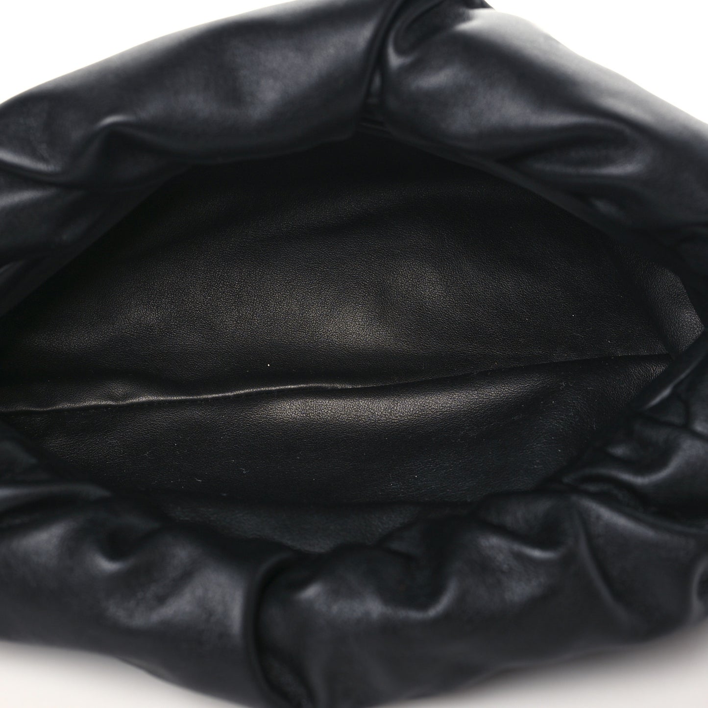 Calfskin The Pouch Chain Black