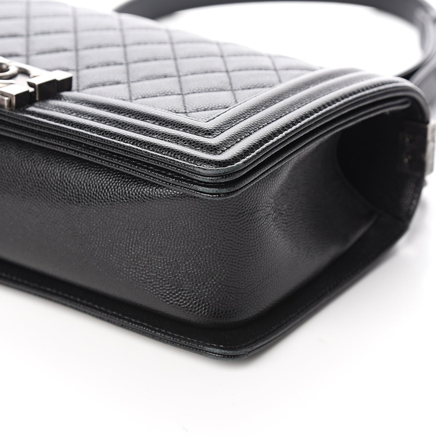 Caviar Quilted Medium Boy Flap Black
