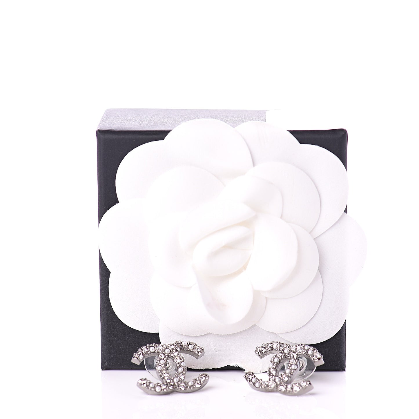 Pearl Crystal CC Earrings Ruthenium