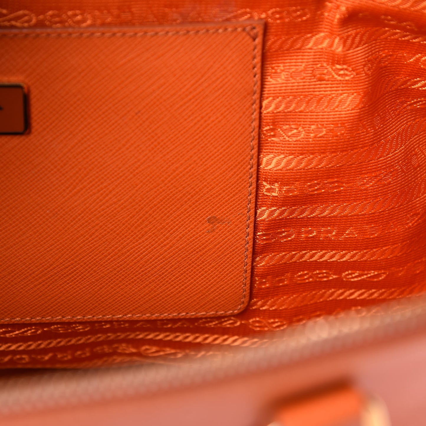 Saffiano Medium Galleria Double Zip Tote Papaya