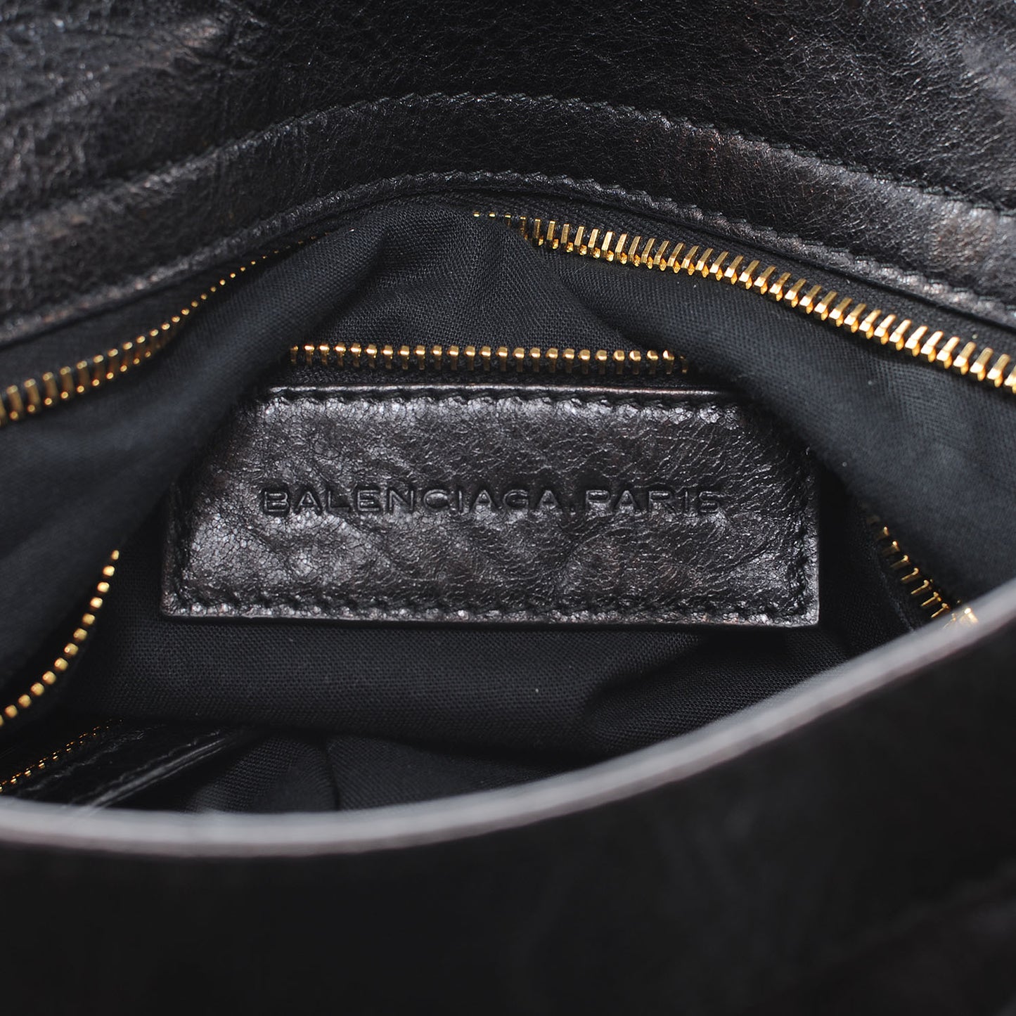 Agneau Giant 12 Gold Hardware Velo Nero Black