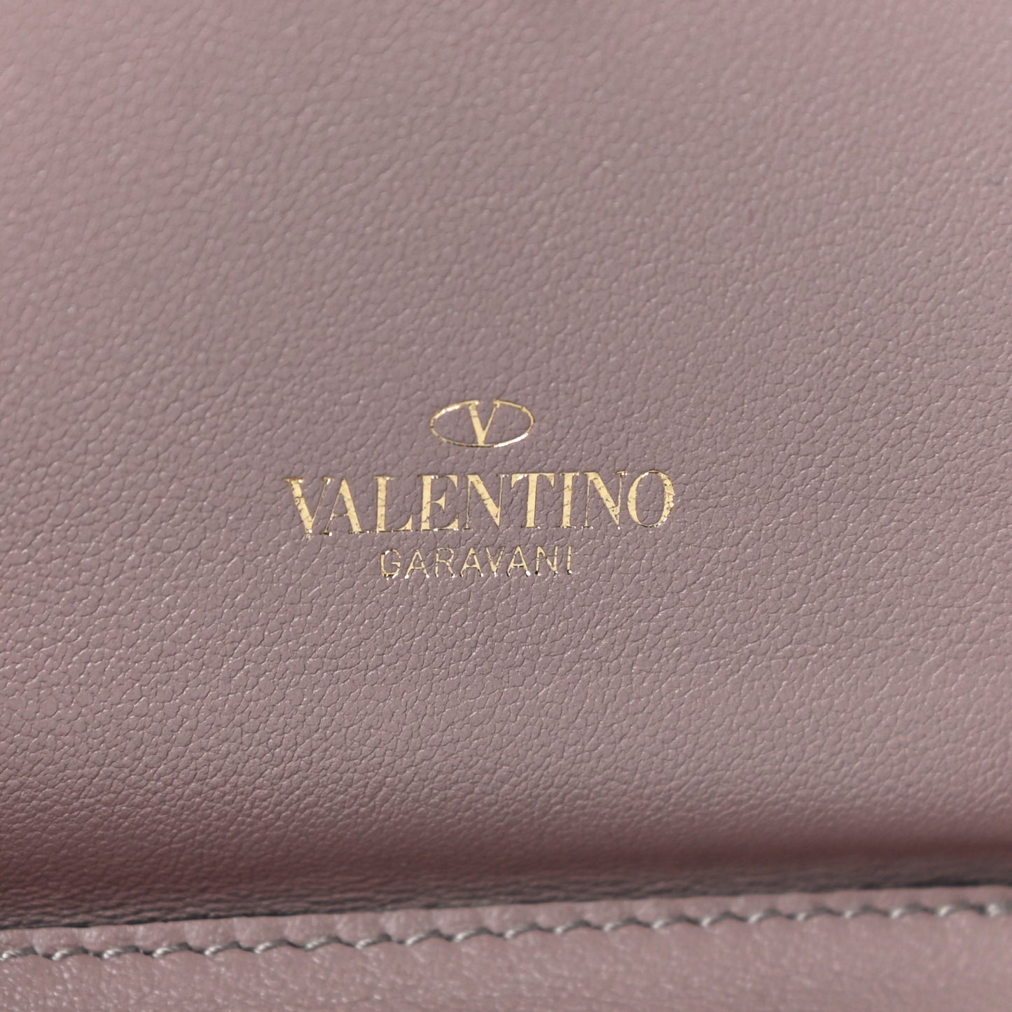 Calfskin Rockstud Compact Bi-Fold Wallet Poudre