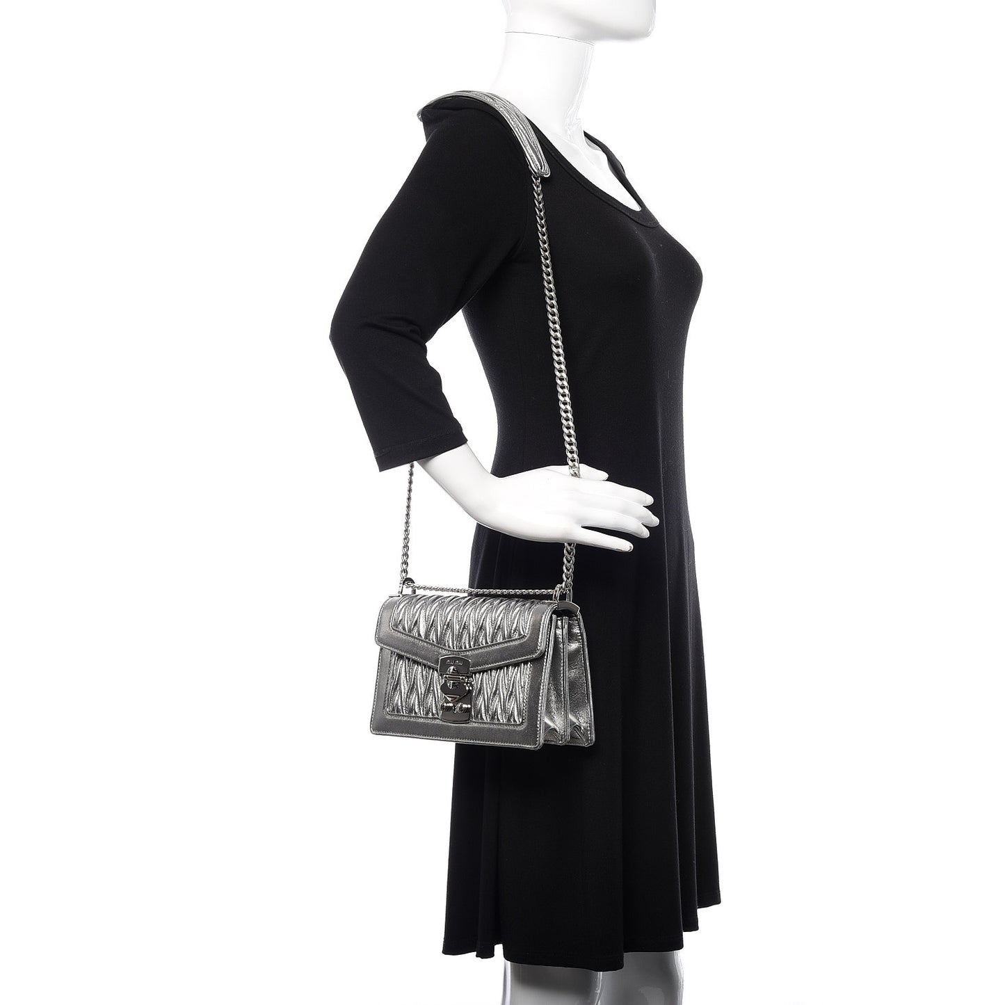Metallic Lambskin Confidential Matelasse Chain Shoulder Bag Cromo