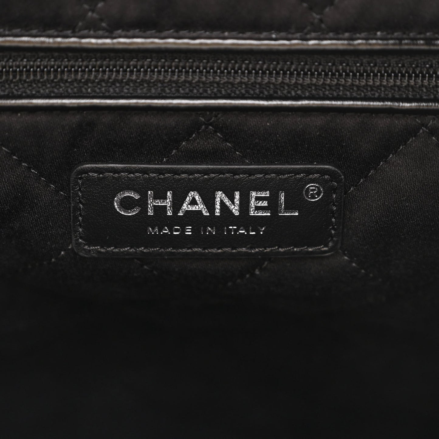 Shiny Calfskin Quilted Chanel 22 Black
