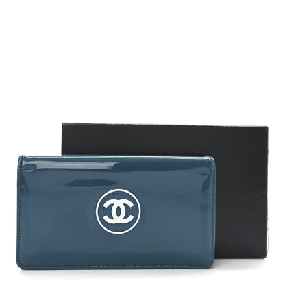 Chanel Patent CC Trousse Maquil Yen Wallet Blue 8 of 8