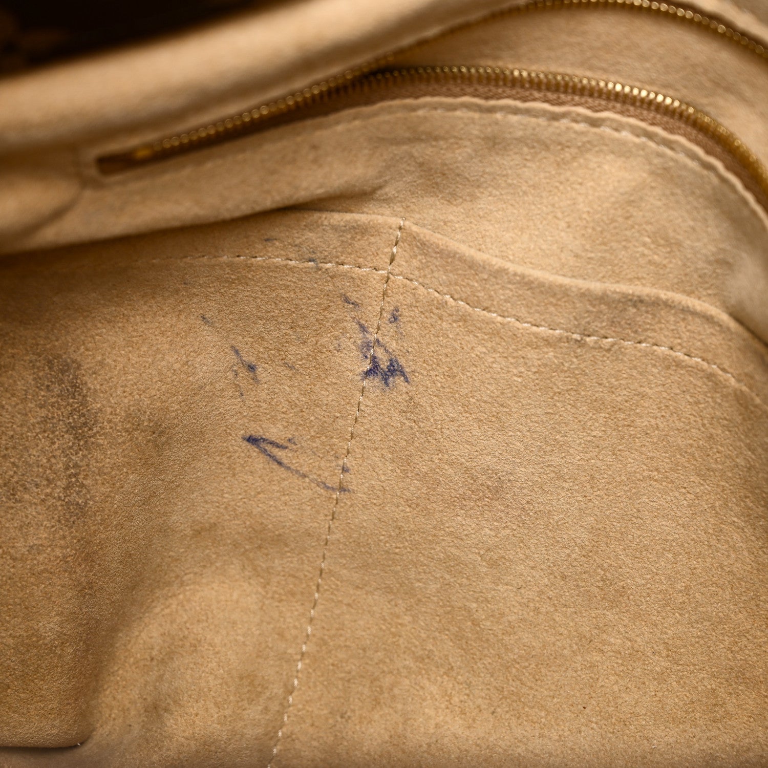 Louis Vuitton Monogram Artsy MM 11 of 12