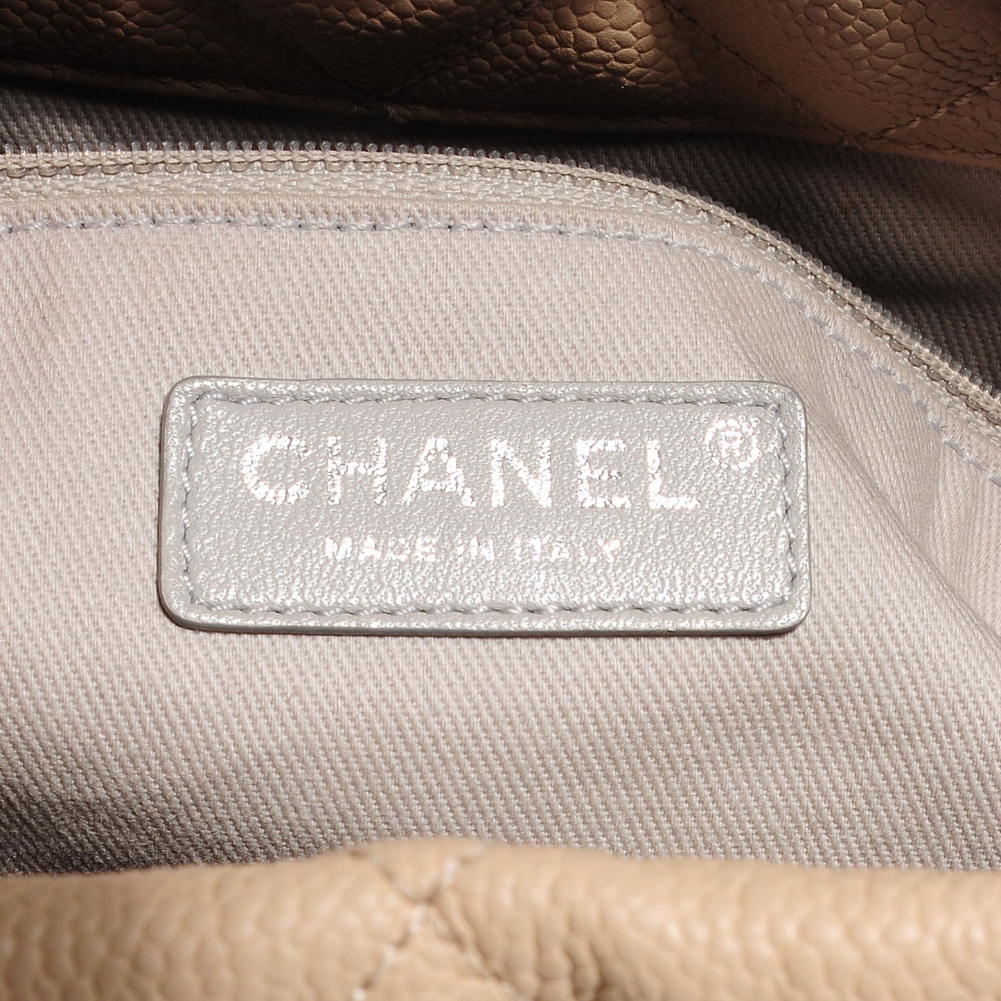 Caviar Easy Zip Tote Beige Clair