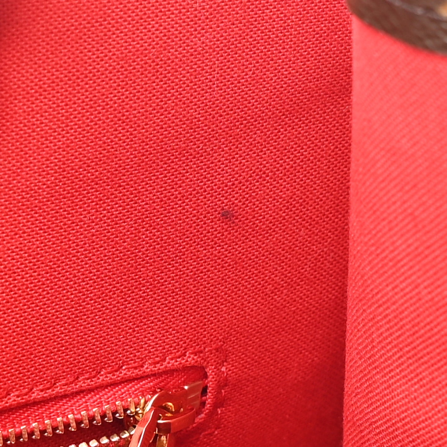 Reverse Monogram Giant Onthego MM