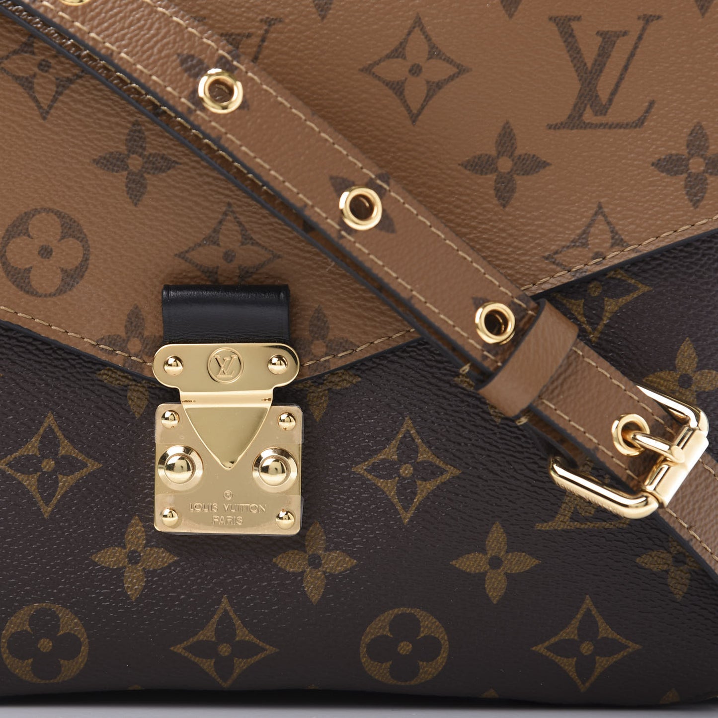 Reverse Monogram Pochette Metis