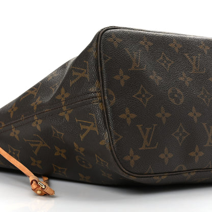 Louis Vuitton Monogram Neverfull MM 8 of 10