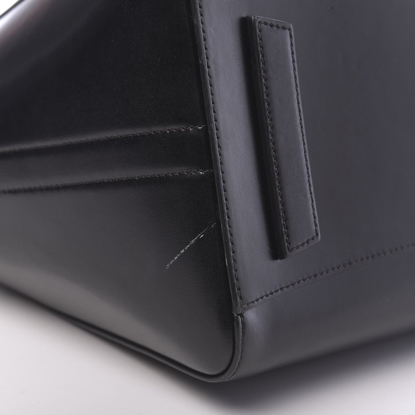 Shiny Lord Calfskin Medium Antigona Black