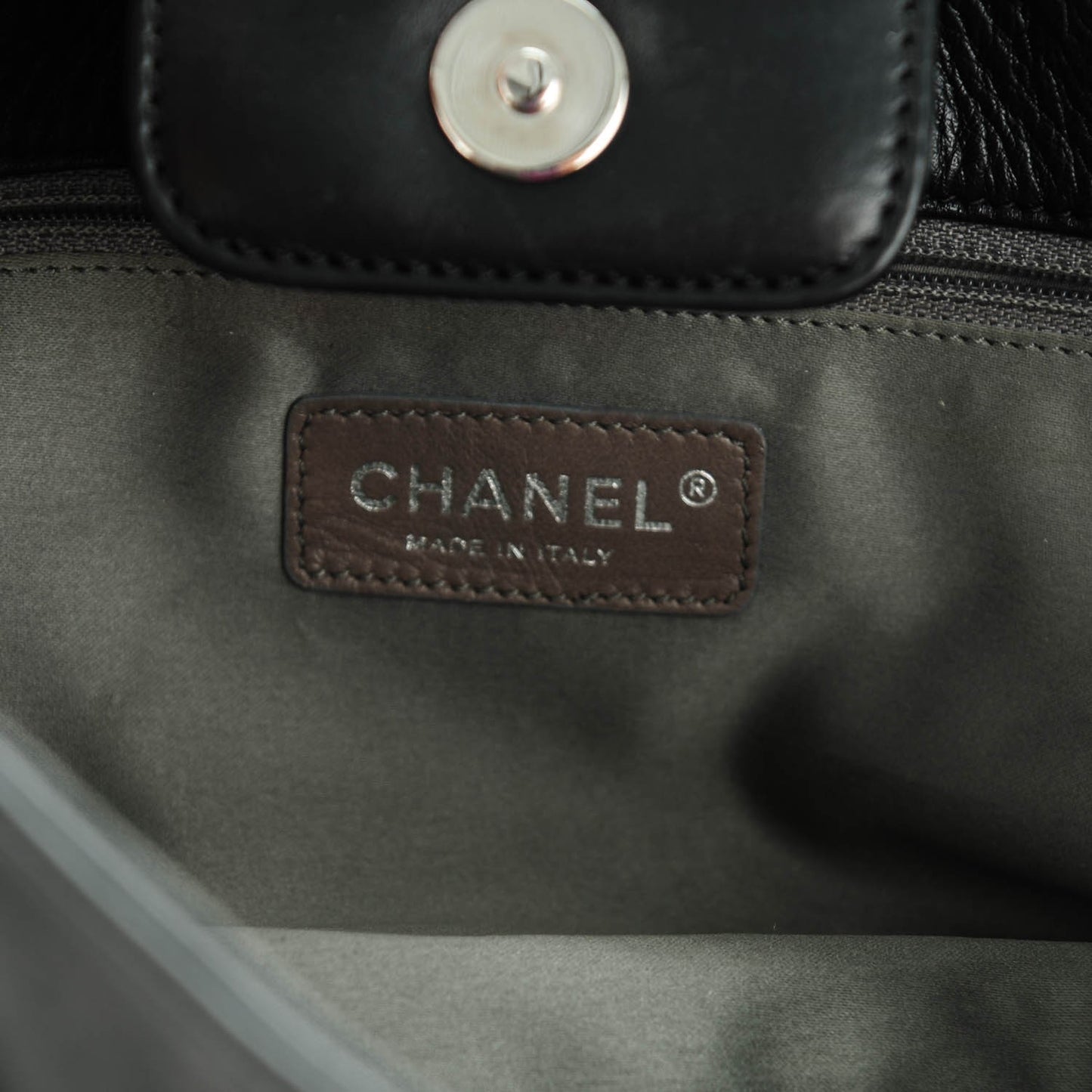 Calfskin Modern Chain Rhodoid Flap Black