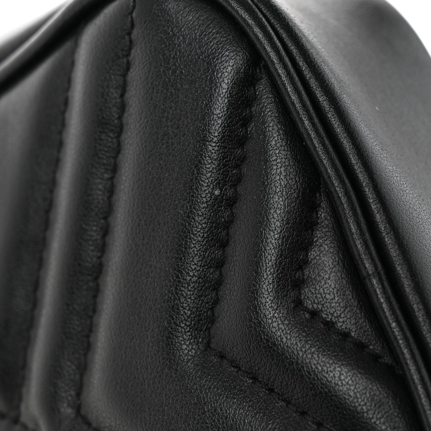 Calfskin Matelasse Mini GG Marmont Crossbody Bag Black