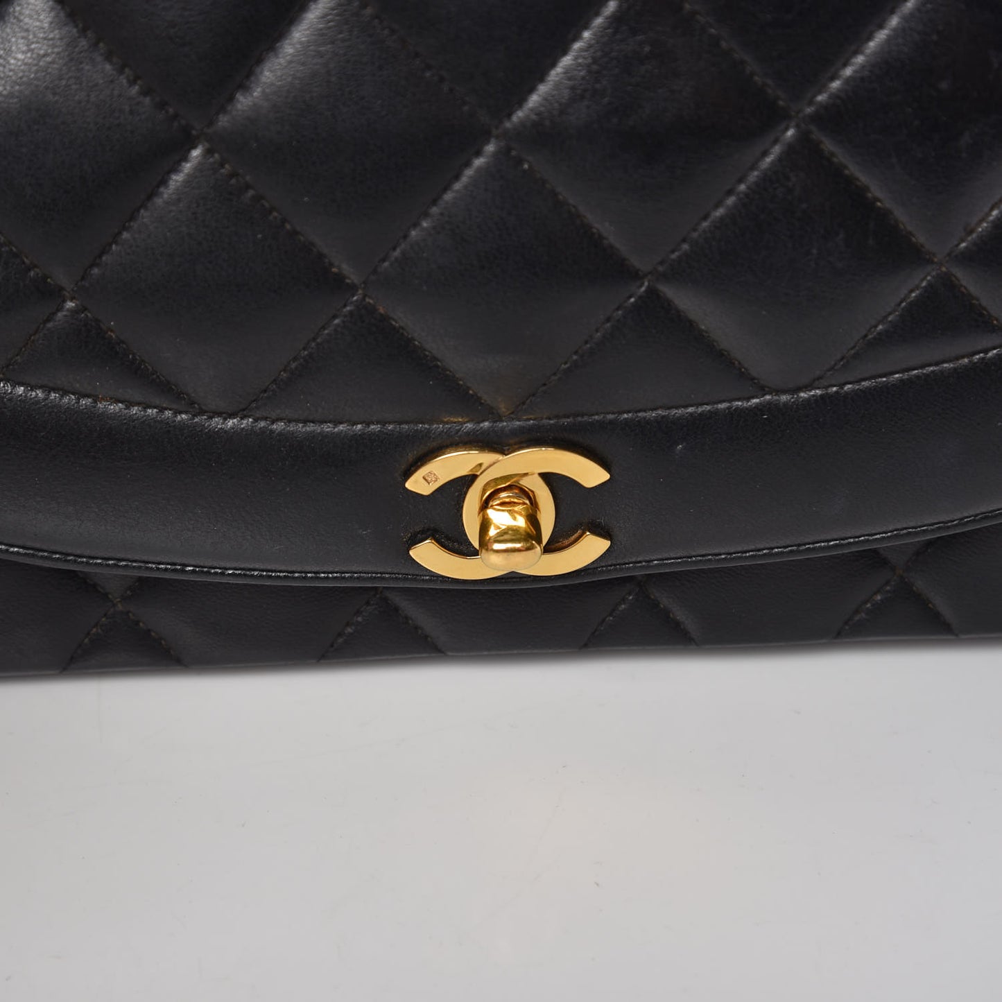 Lambskin Quilted Medium Single Flap Black