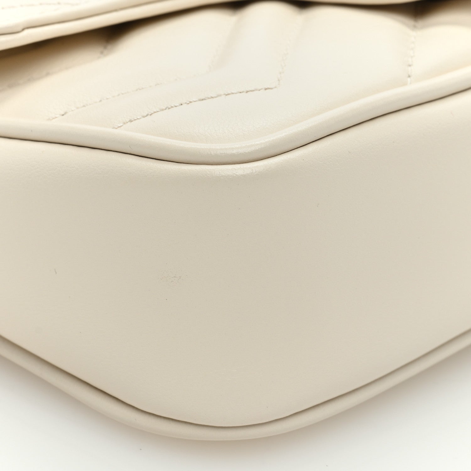 Gucci Calfskin Matelasse Monochrome GG Marmont Chain Belt Bag Mystic White 8 of 10