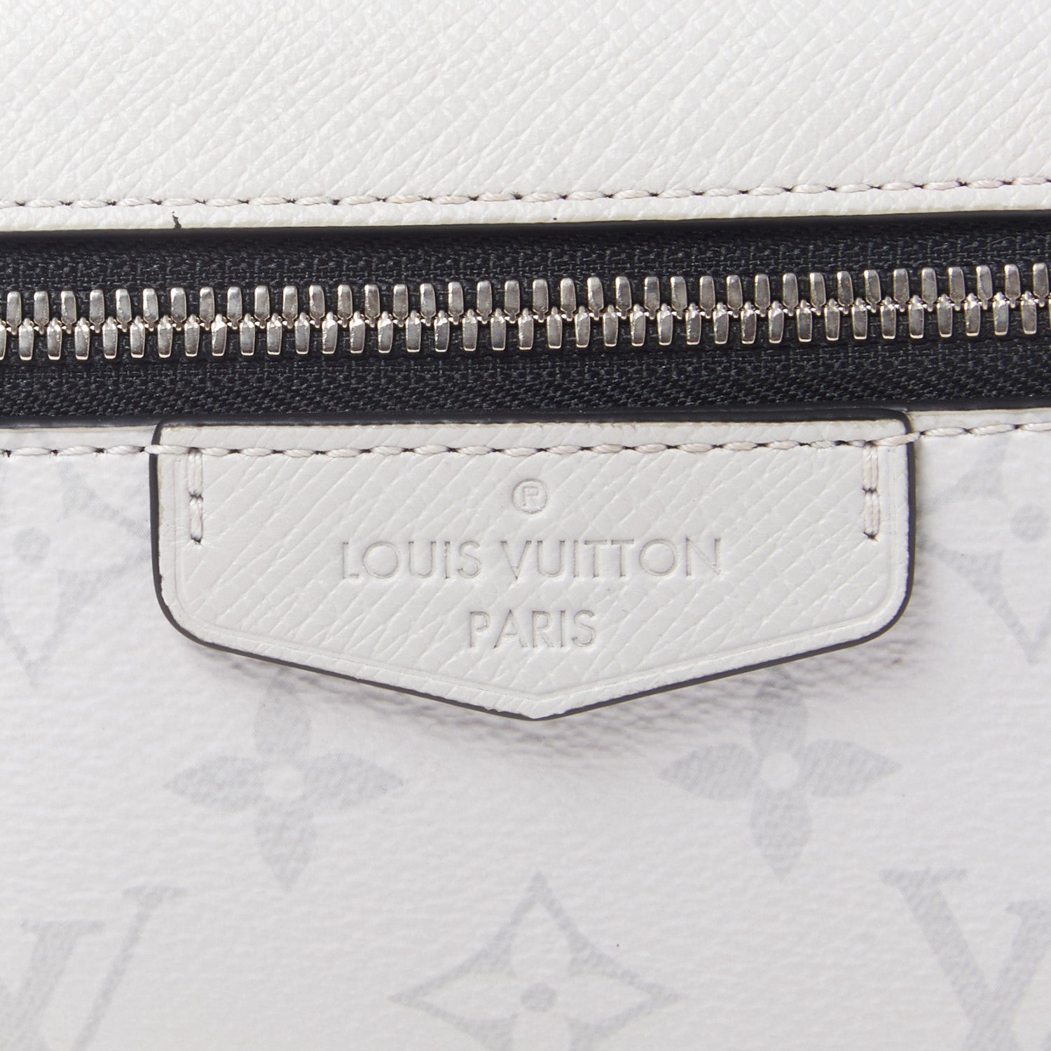 Louis Vuitton Taiga Monogram Outdoor Bumbag White 8 of 9
