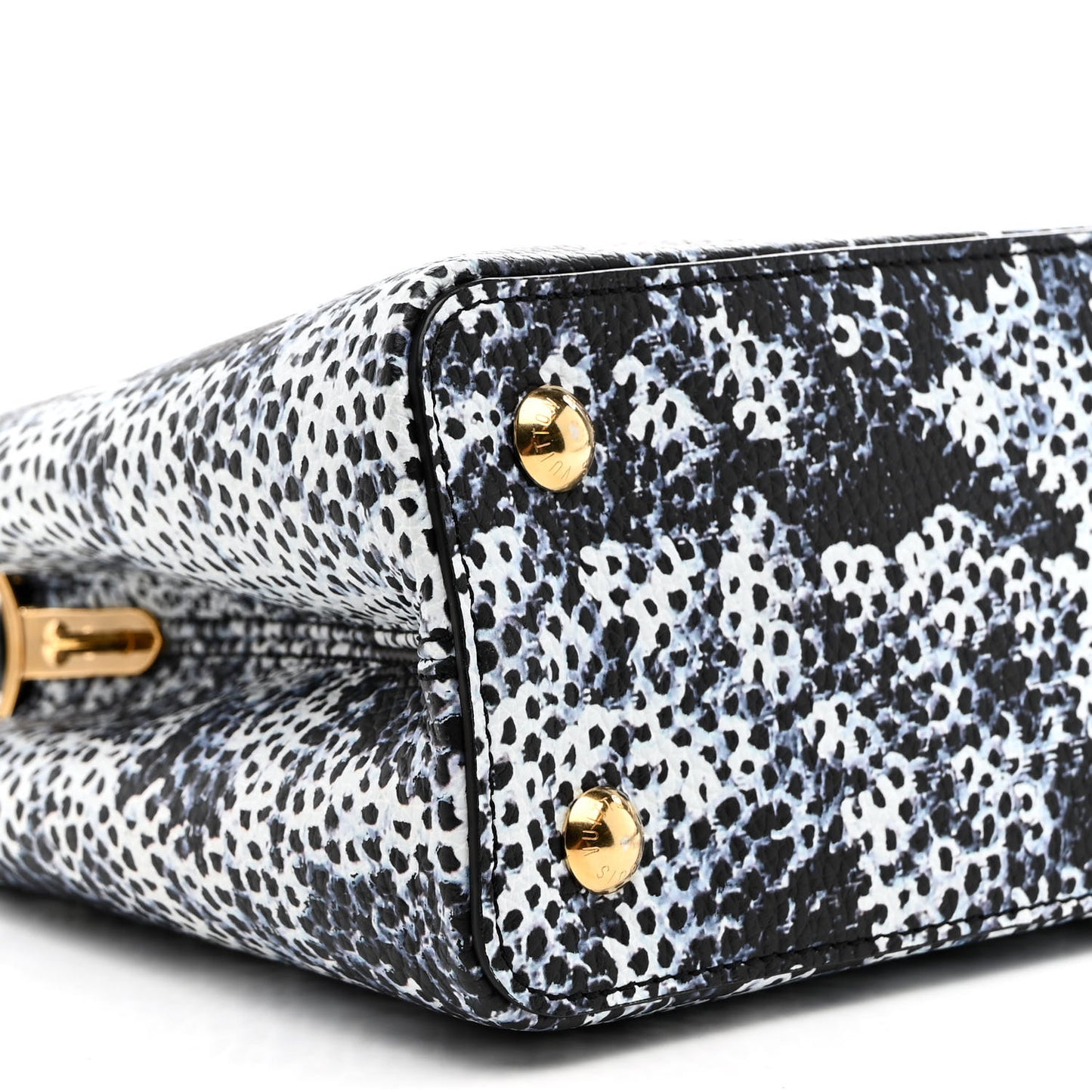 LV X YK Taurillon Infinity Net Capucines MM Black Blue