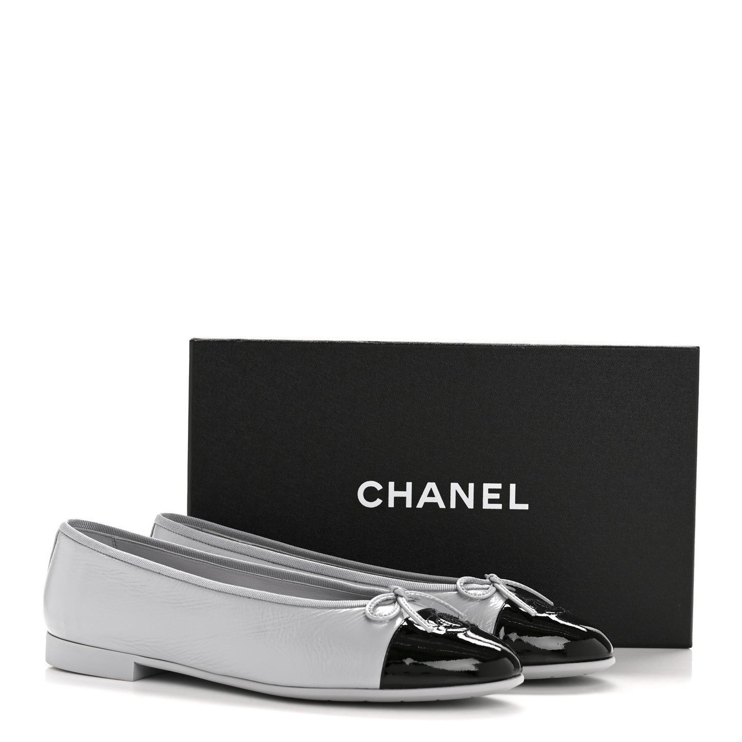 Shiny Crumpled Calfskin Patent CC Cap Toe Ballerina Flats 41 Grey Black