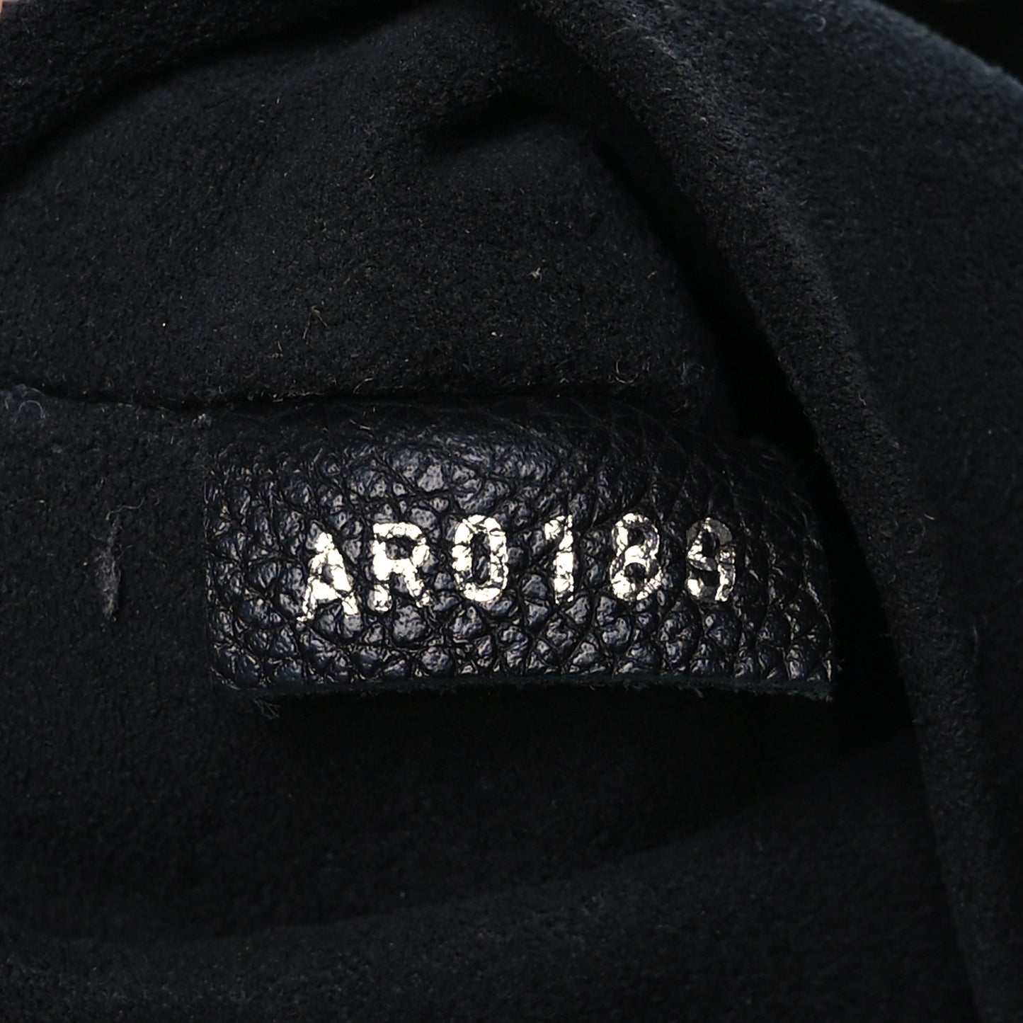 Calfskin Lockme Hobo Black