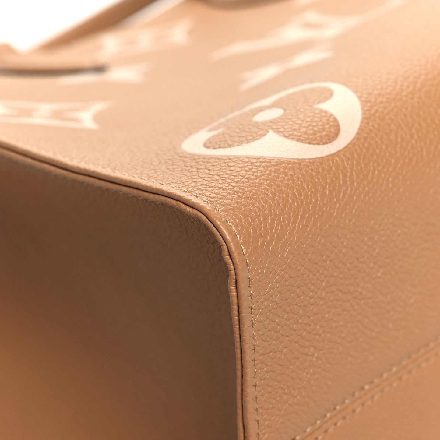 Empreinte Monogram Giant Onthego MM Arizona Creme