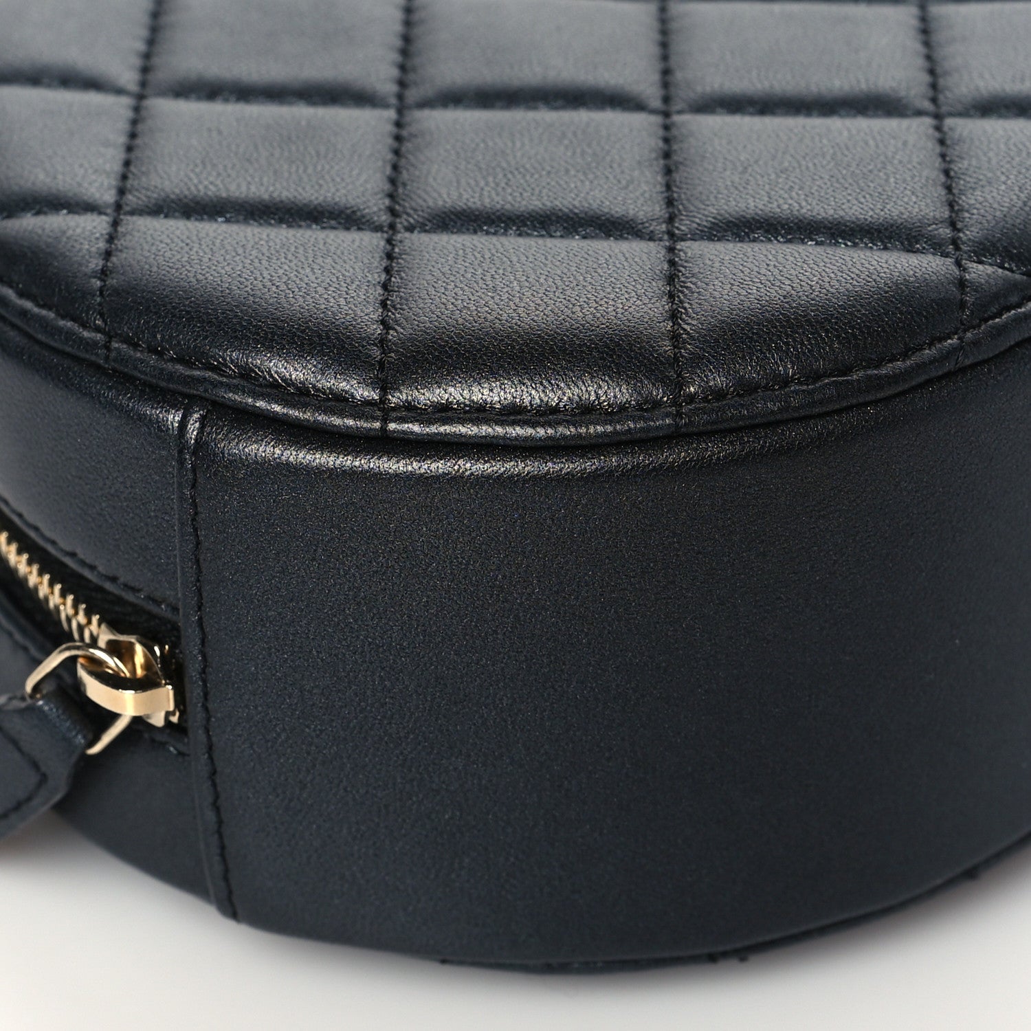 Chanel Iridescent Lambskin Quilted Pearl Round Clutch With Chain Black 9 of 11