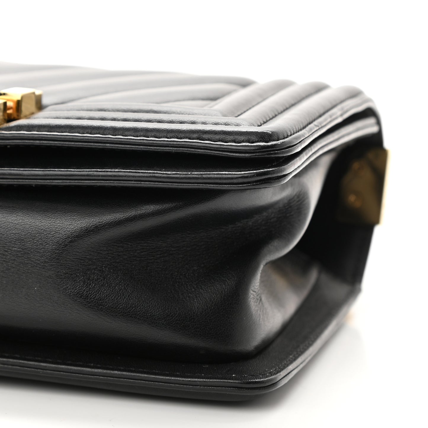 Lambskin Chevron Quilted Small Boy Flap Black