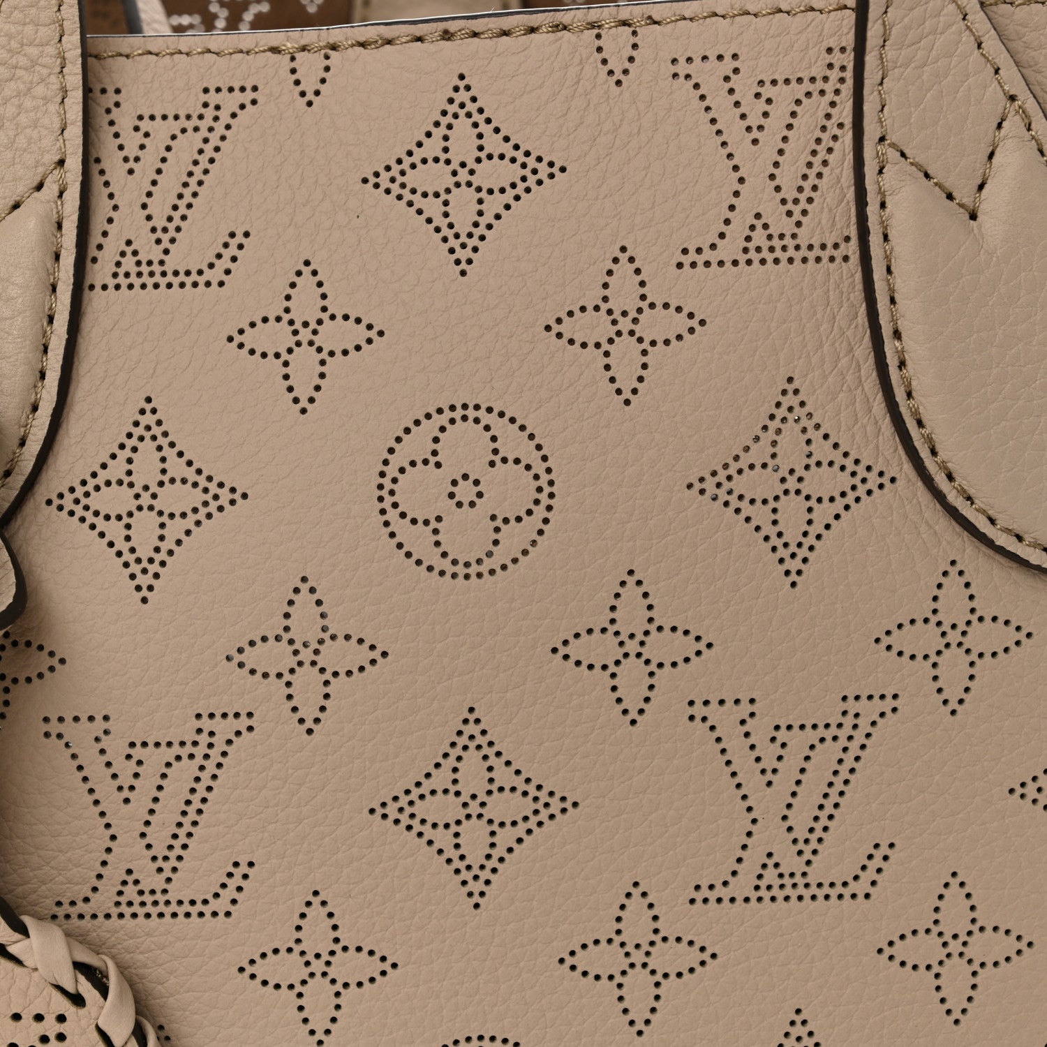 Louis Vuitton Mahina Blossom PM Galet 9 of 11