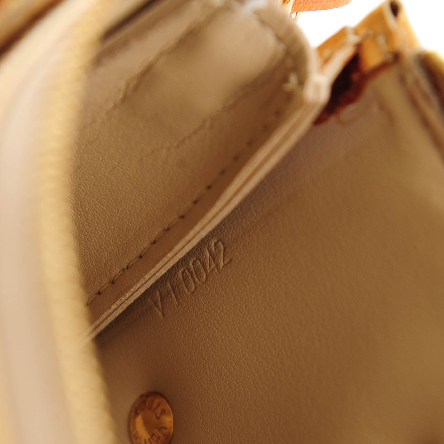 Louis Vuitton Vernis Lexington Fleurs Pochette Beige 7 of 7