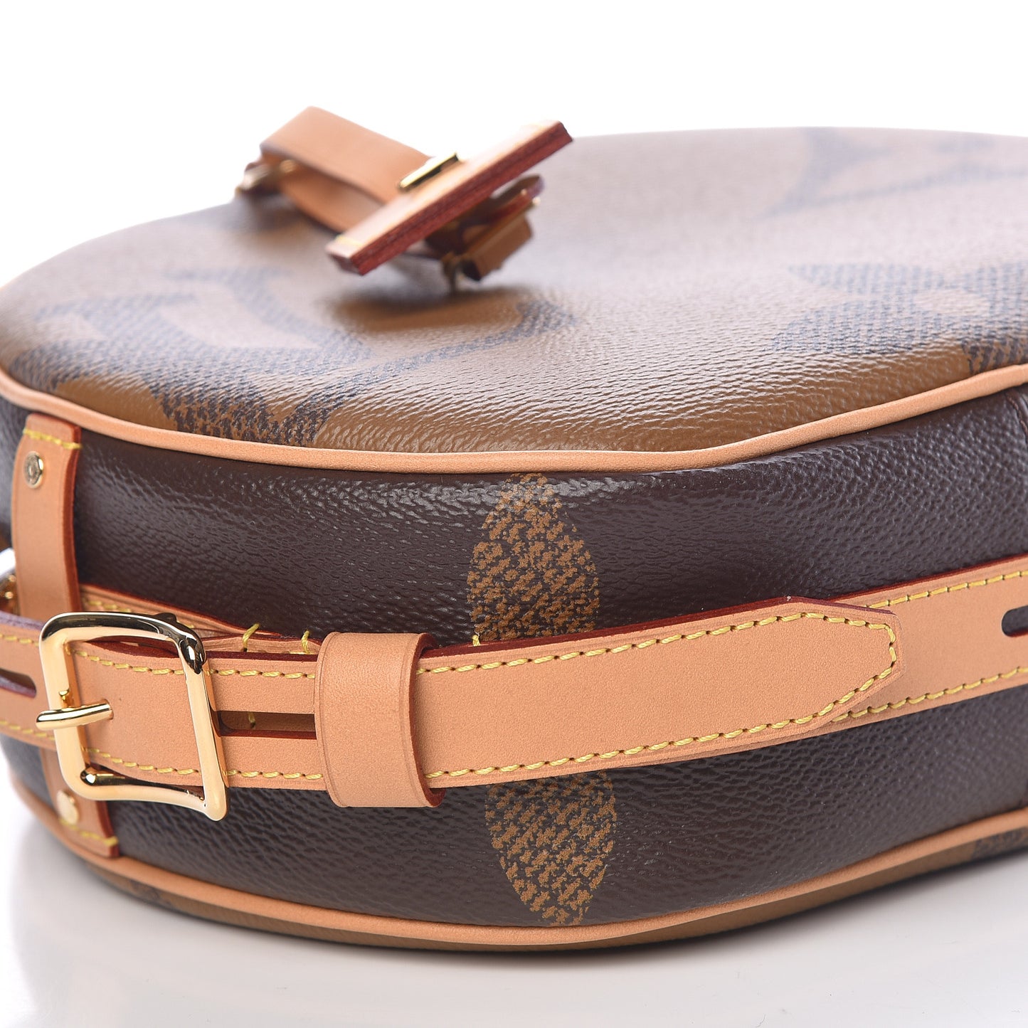 Reverse Monogram Giant Boite Chapeau Souple