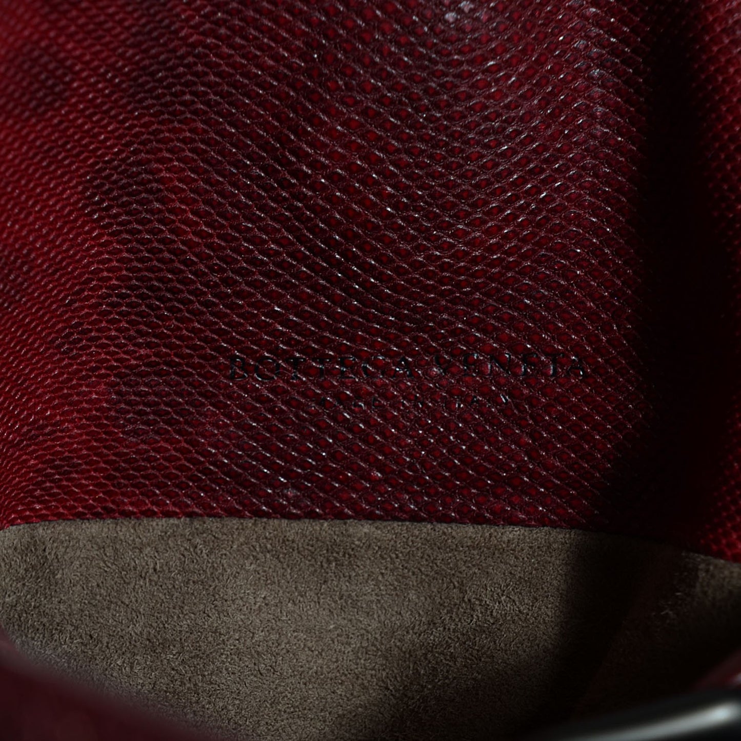 Karung Tote Carmine