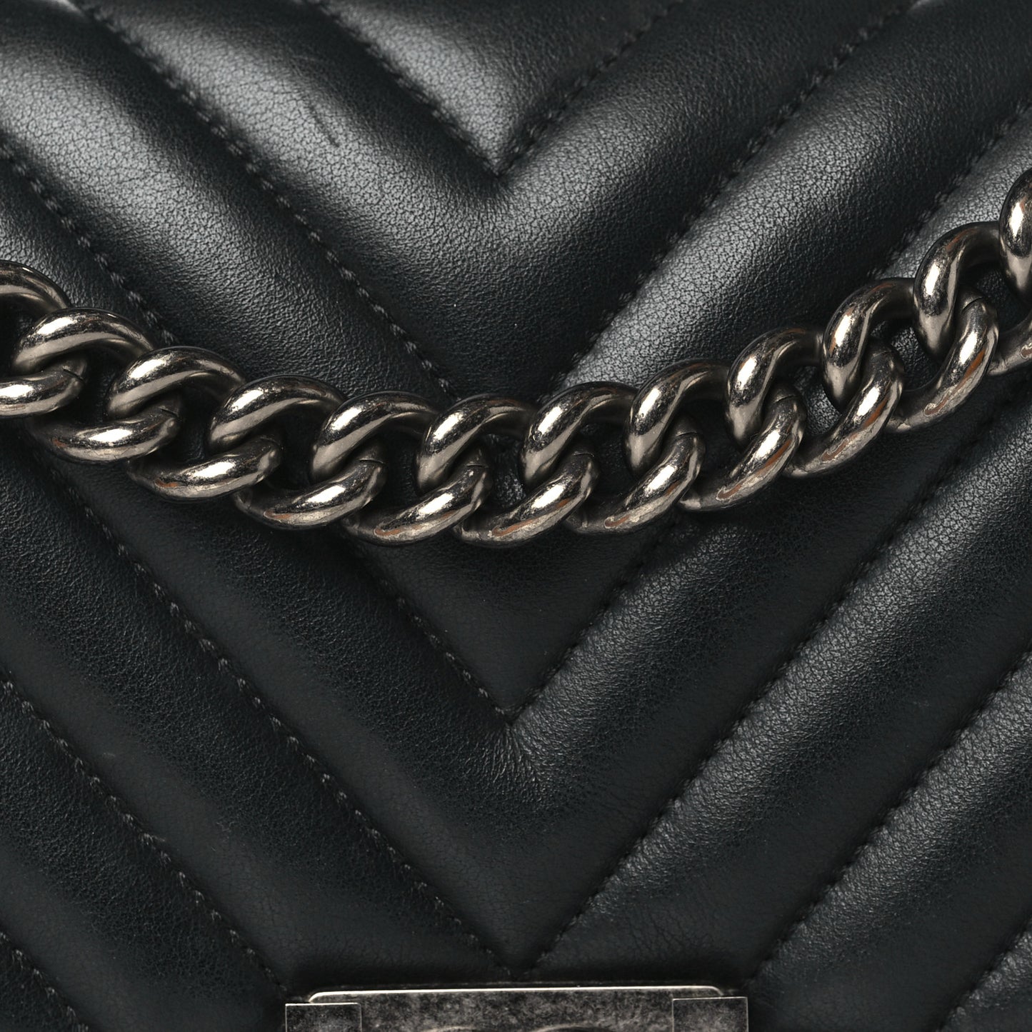 Lambskin Chevron Quilted Medium Boy Flap Black