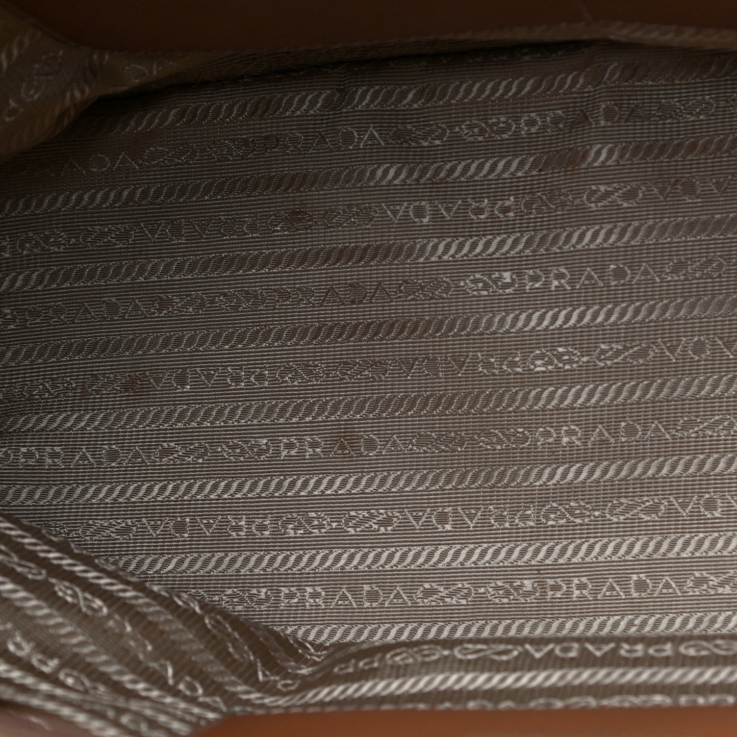 Saffiano Medium Galleria Double Zip Tote Caramel